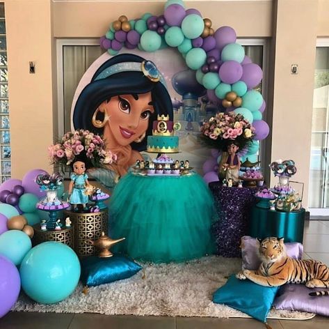 Mamá Decoradora: Ideas temáticas de Aladino y la princesa Jasmín Princess Jasmine Party, Aladdin Birthday Party, Princess Jasmine Birthday Party, Princess Jasmine Birthday, Jasmine Party, Jasmine Birthday, Disney Princess Birthday Party, Princess Theme Birthday, Princess Theme Birthday Party