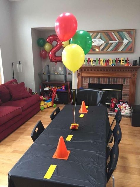 Transportation Birthday Party Ideas, Planes Trains And Automobiles Party, Compleanno A Tema Hot Wheels, Car Centerpieces, Auto Party, Transportation Birthday Party, Blaze Birthday, Hotwheels Birthday Party, Construction Theme Birthday Party