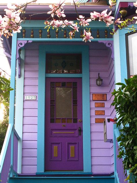 Gorgeous & great #fengshui too! PANTONE Color of the Year 2014 - Radiant Orchid decor Case Creole, Purple Door, Inspiration Tattoos, Pantone Color Of The Year, Orchid Color, Purple Home, Radiant Orchid, All Things Purple, Beautiful Doors