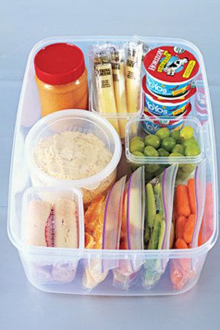 Make it easy for kids to pack their own lunch. Organize Refrigerator, Snack Station, Travel Kids, Recipes Simple, Awesome Recipes, Think Food, School Snacks, Lunch Snacks, Kids Snacks