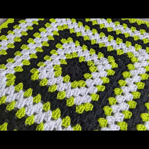 I love how clean a good granny square works up. These colors are also rocking together. 

Colors are Big Twist Value White, Black, & Slime


#fleetingobsessionsart #fleetingobsessionscrafts #grannysquare #square #beetlejuicebeetljuice #beetlejuice #grannystitch Beetlejuice Granny Square, Black Slime, Yarn Patterns, Big Twist, Beetlejuice, Granny Square, Slime, White Black, Juice