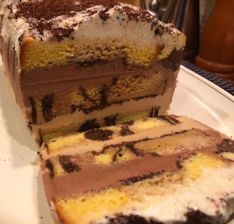 Frozen Tiramisu, Tiramisu Ice Cream, Dairy Queen Ice Cream Cake, Brownie Ice Cream Cake, Tiramisu Cake Recipe, Easy Ice Cream Cake, Chocolate Tiramisu, Ice Cream Cake Recipe, Easy Ice Cream