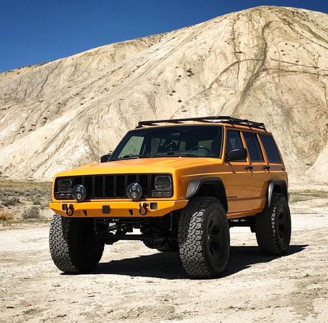 Xj Cherokee Mods, Jeep Xj Ideas, Xj Jeep, Jeep Sport, Jeep Xj Mods, Badass Jeep, Jeep Mods, Lifted Jeep, Dream Cars Jeep