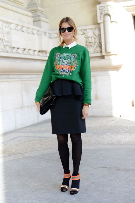 How to Change Up Your Style | POPSUGAR Fashion Kenzo Sweater, Kenzo Sweatshirt, Moda Paris, Best Street Style, Street Style Inspiration, Fashion Street Style, Outfit Women, Street Style Looks, Style Looks