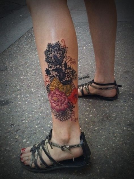 Dodie Tattoo, Tattoo Calf, Flower Leg Tattoos, Colorful Flower Tattoo, Best Leg Tattoos, Lace Tattoo Design, Skeleton Hand Tattoo, Inspiration Tattoo, Leg Tattoos Women