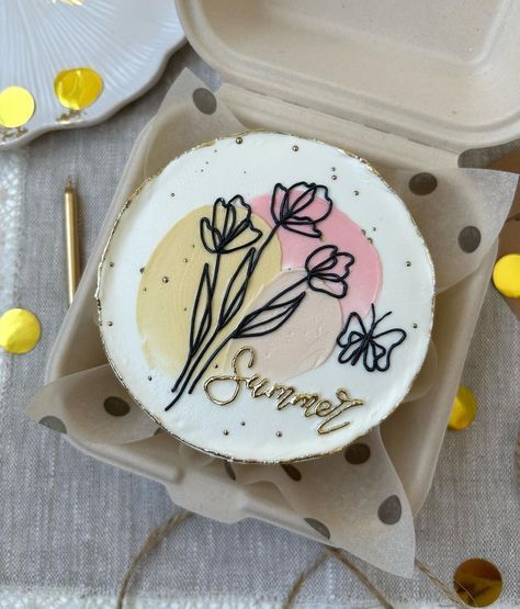 Floral Cake Design, Modern Birthday Cakes, Small Birthday Cakes, Birthday Cake Decorating Ideas, Birthday Cake For Mom, Chocolate Cake Designs, Tiny Cakes, Cupcake Cake Designs, Simple Cake Designs