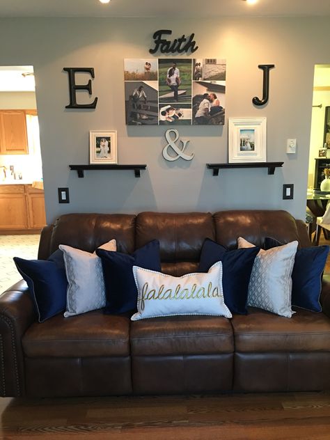 Brown Couch With Blue Accents, Blue Brown Decor, Liveroom Ideas, Blue Grey Living Room Decor, Navy Blue And Brown Living Room, Blue And Brown Living Room, Grey Accent Wall Living Room, Blue Living Room Color Scheme, Blue Living Room Color