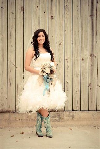 I'm in love with short pixie wedding dresses. Love the cowboy boots too! Totally want something like this for my wedding. Country Dresses With Boots, Wedding Dress With Boots, Wedding Dress With Cowboy Boots, Short Country Wedding Dress, Vestidos Country, Country Style Wedding Dresses, Fluffy Wedding Dress, Short Bridal Gown, Dresses With Cowboy Boots