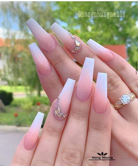 Gel Nails Design Ideas, Gel Nails Design, Pedicure Gel, Natural Gel Nails, Chic Natural, Nails Design Ideas, Pink Gel, Ombre Acrylic Nails, Gel Nail Colors