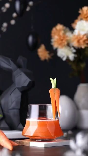 The World's 50 Best Cocktails on Instagram: "𝑻𝒉𝒂𝒏𝒌𝒔 𝒕𝒐 🍸 @gin.loving.couple 🍸 WHAT'S UP, DOC? 4,5 cl / 1.5 oz Gin 4,5 cl / 1.5 oz Carrot Juice 1,5 cl / 0.5 oz Ginger Liqueur 1,5 cl / 0.5 oz Lime Juice 1 Bar Spoon Cinnamon Syrup ================= Shake all ingredients for about 15 seconds with ice. Strain into a chilled rocks glass over ice and garnish with a slice of carrot. ================= It's Easter weekend and with it the time of Easter bunnies, Easter eggs and delicious food and What's Up Doc, Ginger Liqueur, Best Cocktails, Cinnamon Syrup, Bar Spoon, Cocktail Art, Cocktail Desserts, Carrot Juice, Easter Weekend