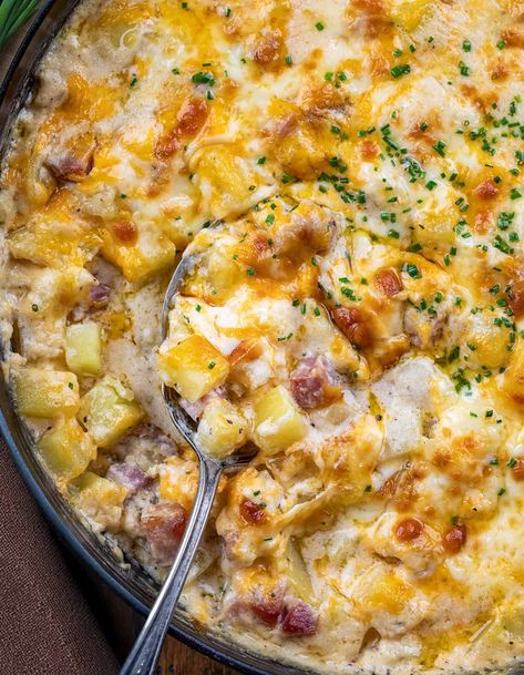 Ham and Potato Casserole Ham And Fried Potatoes, Ham Casserole With Broccoli And Rice, Ham Chunks Recipes Dinners, What To Cook With Ham, Leftover Ham Crockpot Recipes, Recipes With Ham Chunks, Ham Dishes Leftover, Crockpot Ham And Potato Casserole, Potatoes And Ham Recipes