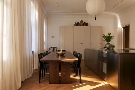 Kitchen Without Island Layout, Kitchen Without Island, Stockholm Home, Winter Stockholm, Cassina Chair, Nordic Knots, Multipurpose Room, Walnut Table, Vintage Cabinets