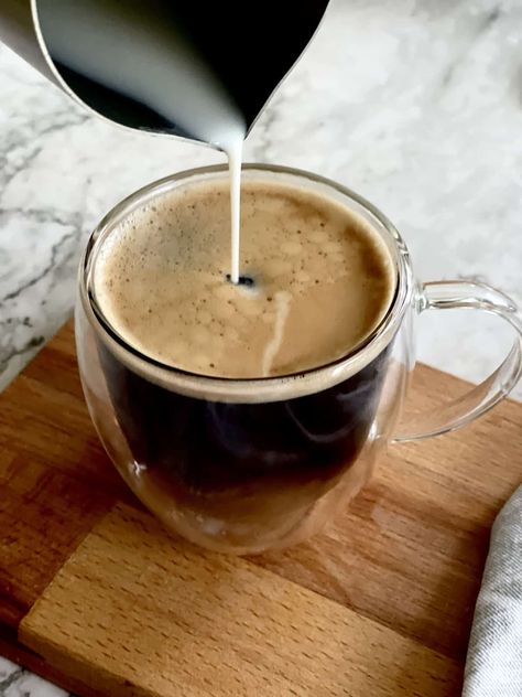 How to make Nespresso Americano (Easy Recipe) Nespresso Altissio Recipes, Nespresso Americano Recipe, Nespresso Recipes Original, Americano Recipe, French Vanilla Cappuccino, Cappuccino Recipe, Nespresso Coffee Capsules, Nespresso Recipes, Nespresso Pods