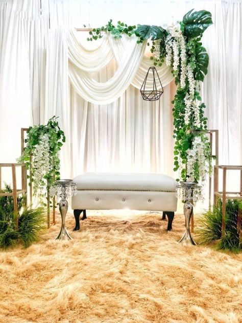 Wedding Party Table Backdrop, Wedding Table Backdrop Ideas, Wedding Ceremony Backdrop Diy, Decoration Buffet, Wedding Decorations On A Budget, Diy Wedding Backdrop, Wedding Backdrop Design, Photos Booth, Wedding Party Table