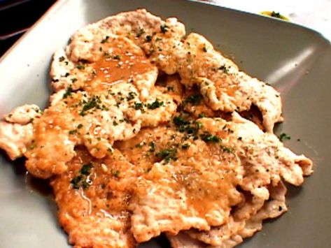 Picatta Recipes, Turkey Piccata, Braised Turkey, Turkey Thighs, Turkey Cutlets, Piccata Recipe, Brown Food, Roast Turkey Breast, Easy Turkey