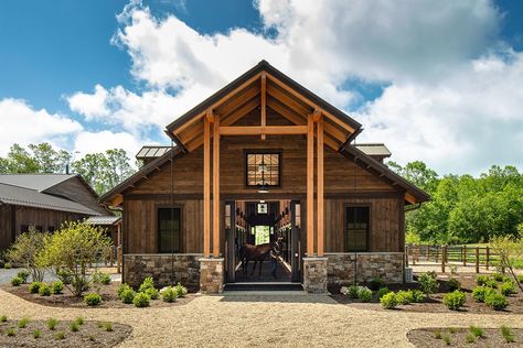 Nestled in a mountainous region in Virginia is Meadow Creek Farm, a private horse farm in the Shenandoah Mountains. Luxury Horse Barns, Stable Style, Horse Barn Designs, Dream Horse Barns, Horse Facility, Porch Addition, Riding Arenas, Equestrian Facilities, Barn Plans