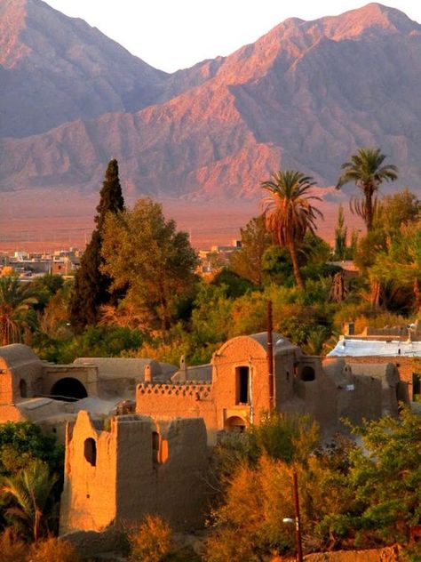 Iraj village in desert Iran, Esfahan Iran Travel, Western Asia, Middle East, Oman, Countries Of The World, Iran, Beautiful World, Wonders Of The World, Monument Valley