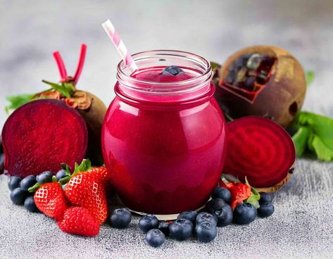 If you’re looking for a smoothie that’s refreshing & packed with nutrients, this Energising Berry Beet Smoothie might be just what you need. Beet Recipes Smoothie, Beets Smoothie, Beets Smoothie Recipes, Vegetable Smoothie Recipes, Vegetable Smoothie, Immune Boosting Smoothie, Raw Beets, Veggie Smoothies, Beet Smoothie