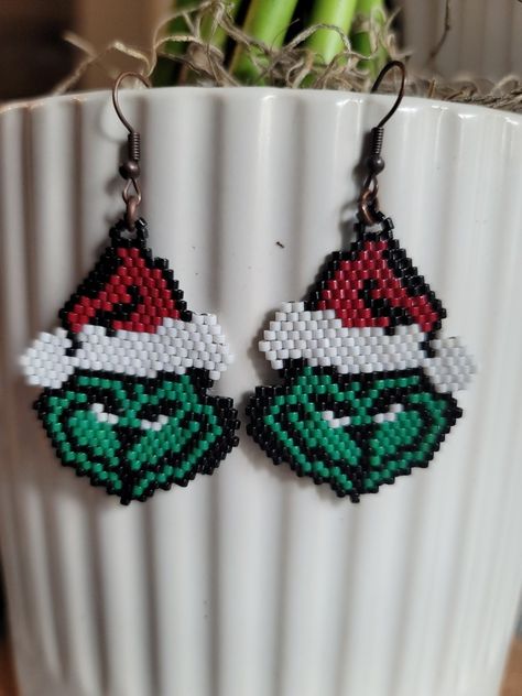 Handmade, beaded jewelry Delica Beaded Earrings Christmas, Grinch Seed Bead Earrings, Grinch Beaded Earrings, Christmas Beads Craft, Christmas Jewelry Diy, Beaded Christmas Decorations, Diy Earrings Easy, Seed Bead Jewelry Patterns, Seed Bead Crafts