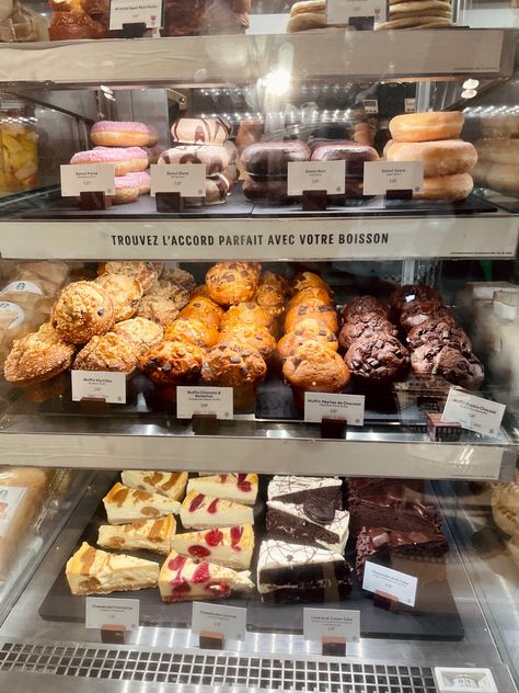 #starbucks #france #french #paris #bakery #aesthetic #travel #latinablogger Starbucks Bakery, French Bakery Aesthetic, Bakery Aesthetic, Paris Bakery, French Paris, Aesthetic Travel, Paris, France, Travel