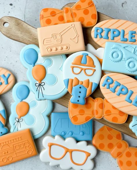 Blippi Cupcake Cake, Blippi Birthday Cookies, Blippi Cookies Decorated, Blippi Cookies, Blippi Party, Monster Truck Cookies, Construction Cookies, 3 Balloon, 1st Birthday Party Favors