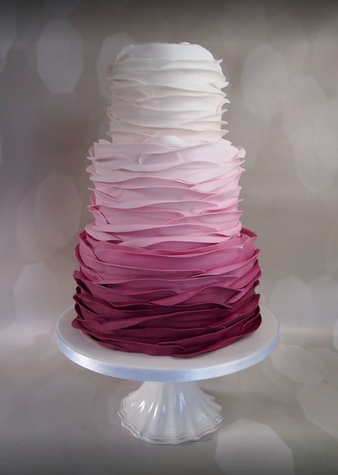 Ombre Cake Wedding, Ombre Effect Cake, Ombré Pink Cake, Ombre Tiered Cake, Ruffle Cake Design, Ombre Cake Ideas, Dark Pink Cake, Shades Of Pink Cake, Fondant Cake Designs Ideas