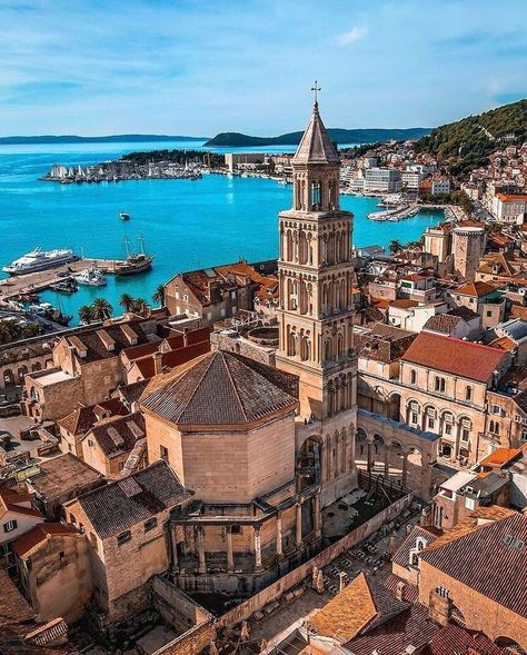 Split by @World_Walkerz Visit Croatia, Cathedral Architecture, What A Wonderful World, Split Croatia, Dubrovnik Croatia, Croatia Travel, Europe Summer, Beaches In The World, Travel Info