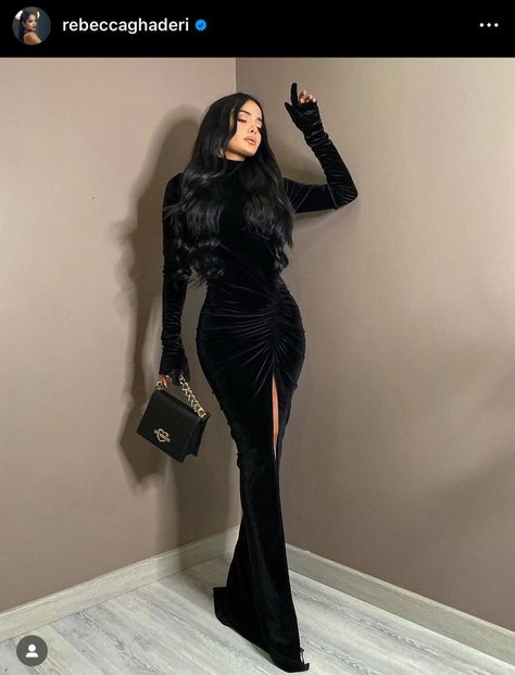 Velvet Dress With Gloves, Rebecca Ghaderi, Dresses Event, Africa Women, Evening Dress Wedding, Rebecca Black, Dress With Gloves, Black Dresses Classy, Soiree Dress