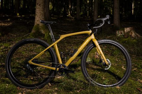 Specialized Diverge STR gravel bike debuts Rear Future Shock suspension Specialized Diverge, Gravel Bikes, Specialized Bikes, Gravel Bike, Shock Absorber, Carbon Fiber, The Future, Cycling, Bicycle