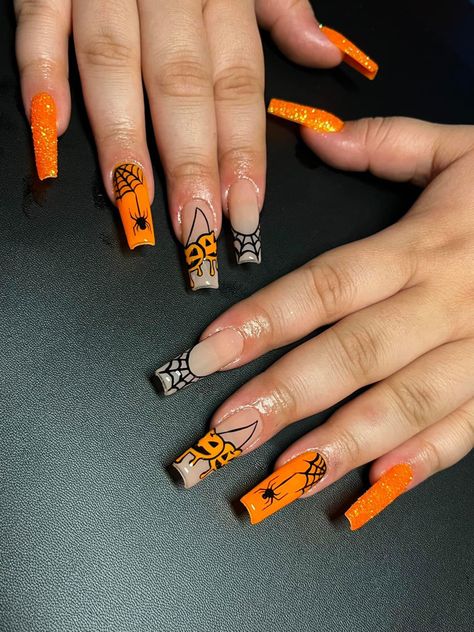 Nails Orange, Halloween Acrylic, Halloween Acrylic Nails, Glamour Nails, French Nail Designs, French Nail, Short Acrylic, Halloween Nail Designs, Halloween Nail