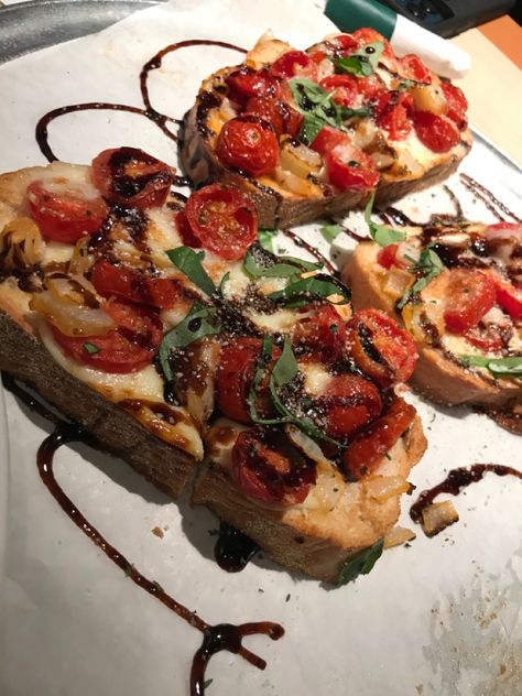 Italian Bruschetta Aesthetic, Italian Foods Aesthetic, Rustic Italian Food, Italian Food Astethic, Italian Food Aethstetic, Bruschetta Aesthetic, Italian American Aesthetic, Italian Restaurant Food, Italian Bruschetta