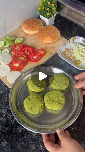 Hara Bhara Kebab Recipes Video, Hara Bhara Kabab Recipe, Harabharakabab Recipe, Trending Snacks, Hara Bhara Kabab, Indian Baby Food Recipes, Spicy Snacks Recipes, Kebab Recipes, Indian Cooking Recipes