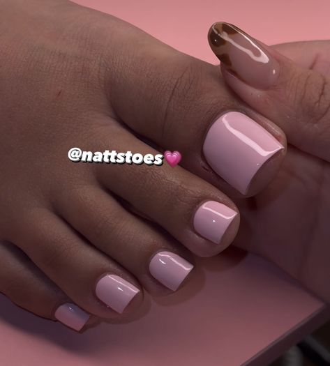 Pastel Yellow Toe Nails, Nude Pink Pedicure, French Toe Nails Pedicures, Toe Nail Colors Black Women, Baby Pink Toes, Toe Nail Polish Ideas, Gel Toe Nails Ideas, Nude Toe Nails, Pedicure En Gel