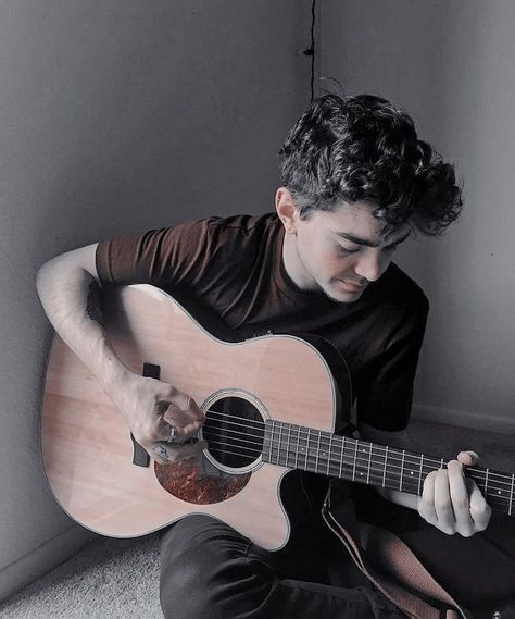 celebrities: elliot fletcher Elliot Fletcher Aesthetic, Elliott Fletcher, Eliot Fletcher, Fletcher Aesthetic, Elliot Fletcher, Playing The Guitar, Male Actors, Pose References, Attractive People