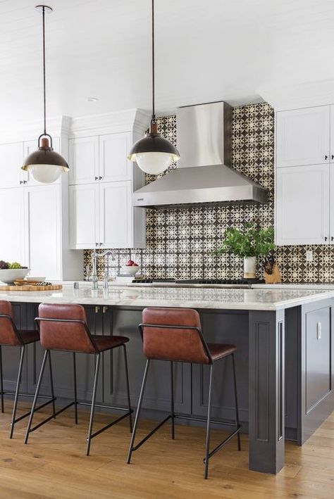 Kitchens - patterned backsplash tile, stainless vent hood and white cabinetry Modern Spanish Kitchen, Open Kitchen Interior, Chic Kitchen Decor, Spanish Kitchen, White Kitchen Remodeling, Charming Kitchen, Black Kitchen Cabinets, Amber Interiors, Gorgeous Kitchens