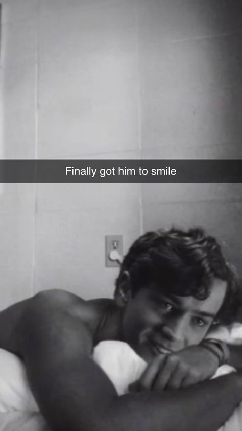 Tom Riddle Cute Pictures, Theo Nott Snapchat, Mattheo Riddle Funny Pics, Matheo Riddle Snapchat, Tom Riddle Snapchat, Harry Potter Snaps, Hp Snapchat, Mattheo Riddle Snapchat, Slytherin Boys Snapchat