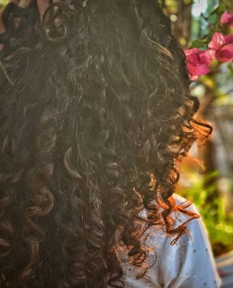 Curly Hair Asthetic Picture, Curly Hair Photos, Anupama Parameswaran, Best Friend Gifs, Beautiful Curly Hair, Curly Girl Hairstyles, Aesthetic Look, Girly Pictures, Short Curly Hair