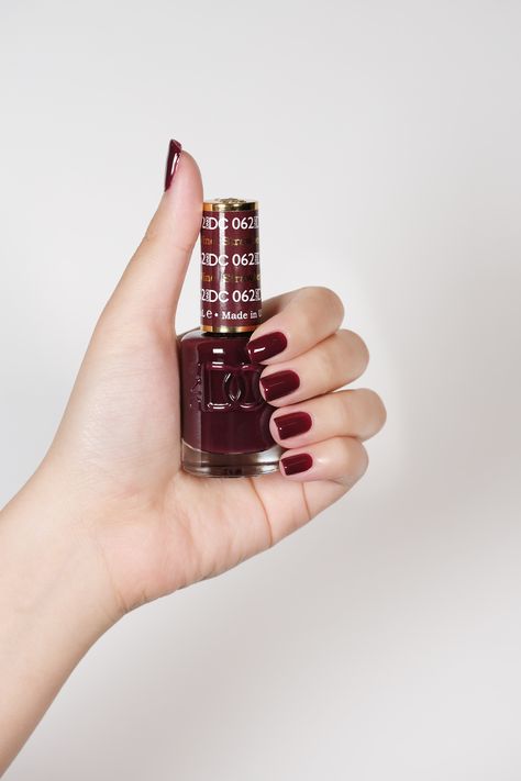 Black Cherry Nails Dnd, Dnd Sns Colors, Dnd Wine Gel Polish, Dnd 061 Wineberry, Dnd Gel Nail Polish Fall, Wine Berry Nails, Dnd Strawberry Wine, Strawberry Wine Nails, Dnd Gel Fall Colors