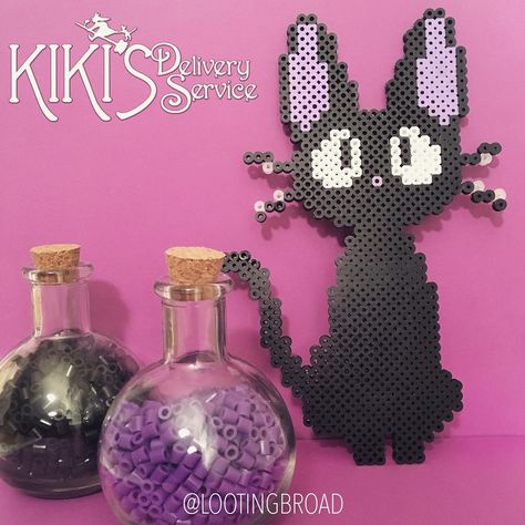 Perper beads Jiji Pixel Art Ghibli, Ghibli Kiki, Jiji Cat, Cat Magic, Perler Creations, Pixel Beads, Perler Art, Perler Bead Designs, Pony Bead Patterns