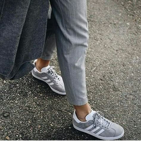 Adidas grey gazzele Adidas Gazelle Grey, Adidas Gazelle Outfit, Adidas Gazelle Women, Gazelle Adidas, Pijamas Women, Adidas Grey, Look Adidas, Shoes And Sneakers, Mode Casual