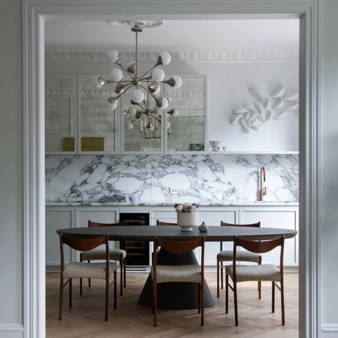 Get Inspired: White Marble Kitchen with a European Twist - COCOCOZY Fenella Elms, Dark Wooden Furniture, White Marble Kitchen, Vogue Living, Marble Decor, Kitchen Marble, French Interior, The Design Files, House Tour