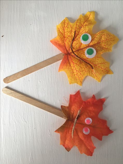 Make a Fall wreath - Cut a donut circle from cardstock and let the children decorate it. Color Activities For Toddlers, Fall Crafts For Toddlers, September Activities, September Crafts, Preschool Crafts Fall, Fall Preschool Activities, Fall Arts And Crafts, Easy Fall Crafts, Autumn Activities For Kids