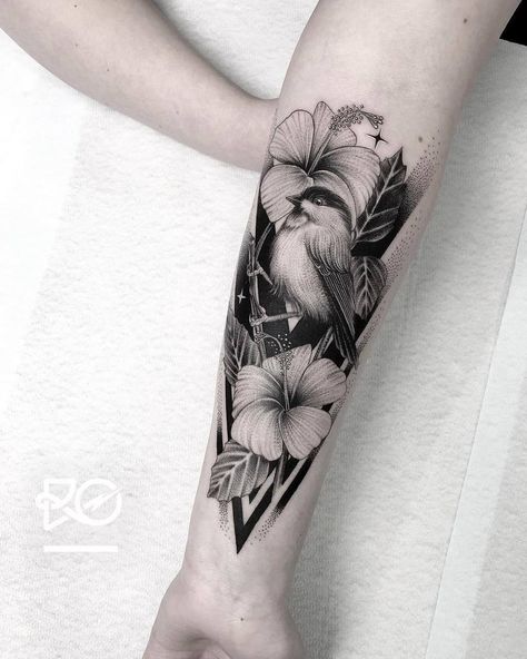 Tattoo Stockholm, Inner Elbow Tattoos, Forearm Cover Up Tattoos, Tattoo Pierna, Linework Tattoo, Tattoo Nature, Inner Forearm Tattoo, Seshomaru Y Rin, Tattoo Project