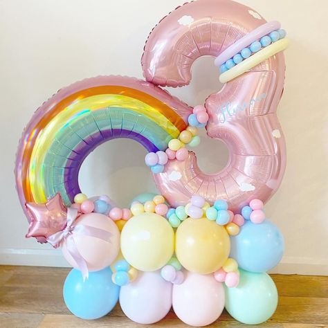 Ｂａｌｌｏｏｎｓ ｂｙ Ａｍｙ on Instagram: “Happy 3rd Birthday Florence 🌈💗 . . . Large number and shape stack by @balloonsbyamy” 3rd Birthday Balloon Bouquet, Rainbow Birthday Balloons, Balloon Stack Diy, Rainbow Balloon Tower, Number Stack Balloon, Balloon Stack Ideas, Balloon Number Stacks, Number Balloon Columns, Rainbow Balloon Bouquet