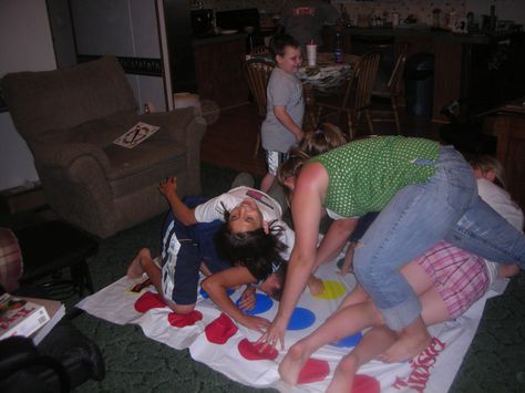 Twister Aesthetic, Twister Party, Twister Mat, Uni House, Americana Summer, Twister Game, House Dr, Installation Ideas, Good Game