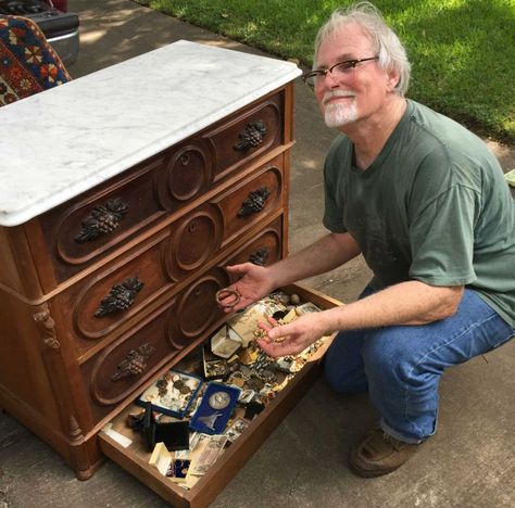 Emil Knodell with the marble-topped dresser he bought May 9, 2015, at an estate sale in Missouri City.The dresser's hidden, bottom drawer yielded a trove of items unknown to the seller. Photo: Jeffrey Allen / Premier Estate Sales Network Marble Top Dresser, Diy Roman Shades, Patio Privacy Screen, Diy Canopy, Wooden Dresser, Can Tho, Woodworking Magazine, Old Dressers, Popular Woodworking