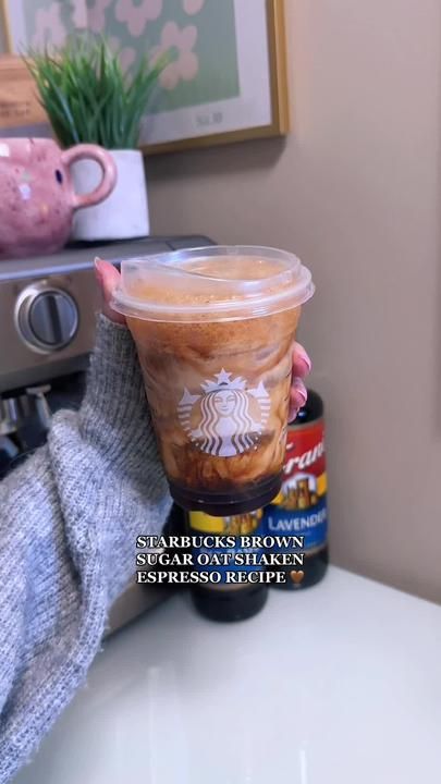 Brown Sugar Shaken Espresso, Starbucks At Home, Homemade Brown Sugar, Shaken Espresso, Starbucks Order, Espresso Recipes, Brown Sugar Syrup, Iced Coffee Drinks, How To Order Starbucks