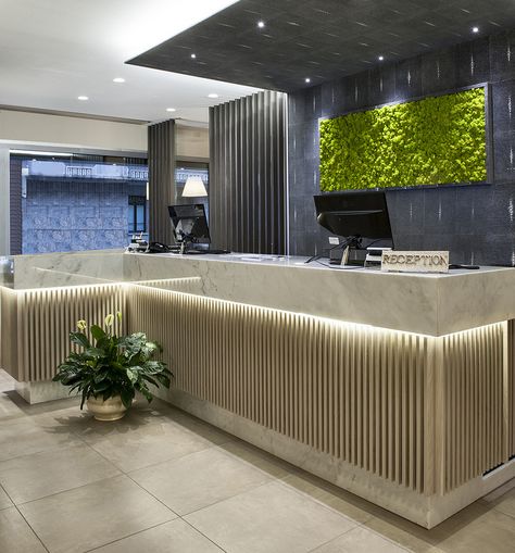 MOSS Wall&Projects | Flickr - Photo Sharing! Office Reception Desk Designs, Hotel Reception Desk, Italy Hotel, Modern Reception Desk, Reception Desk Office, Reception Desk Design, Lobby Interior Design, Office Table Design, Noi That