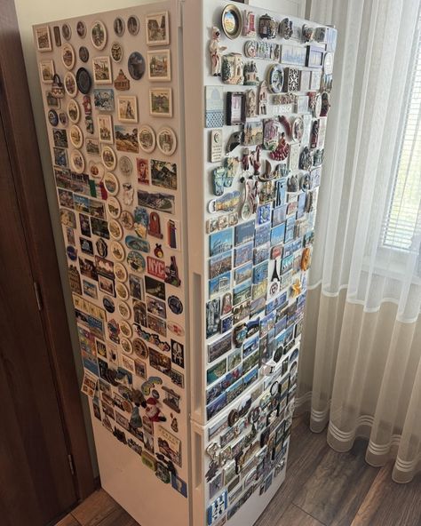 This family’s fridge is filled with magnets from places they traveled all over the world. Fridge Magnet, Life Goals, Fridge Magnets, Geography, All Over The World, Vision Board, Magnets, The World, Travel