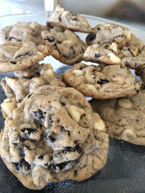 Chocolate Chip Oreo Cookies, Oreo Bars, Chocolate Chip Dip, Oreo Frosting, Oreo Stuffed Chocolate Chip Cookies, Oreo Biscuits, Oreo Flavors, White Chocolate Chip, White Chocolate Chip Cookies